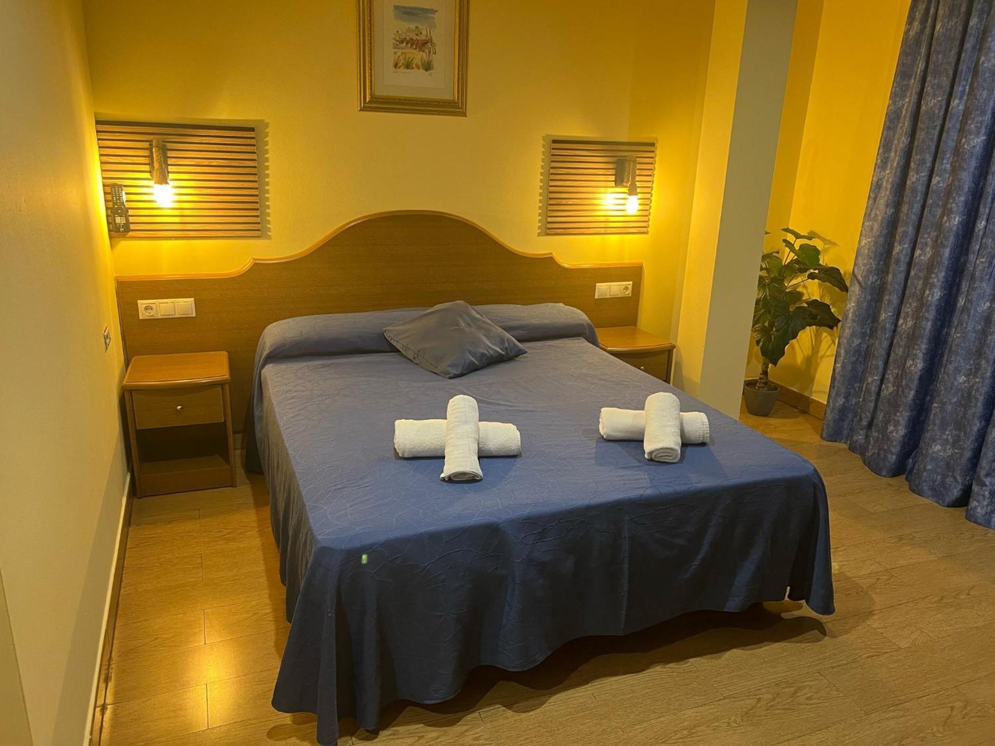 Hotel Portofino By Insidehome Empuriabrava Exterior photo